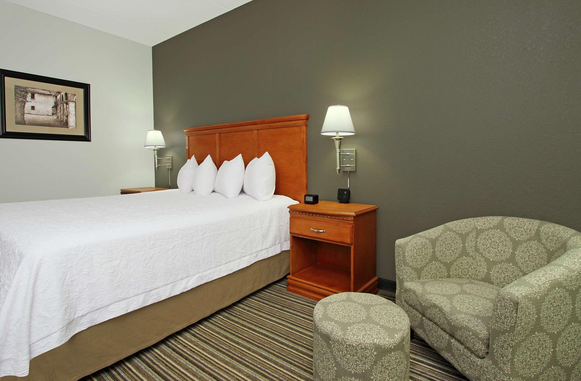 Hampton Inn Ashtabula Austinburg Экстерьер фото