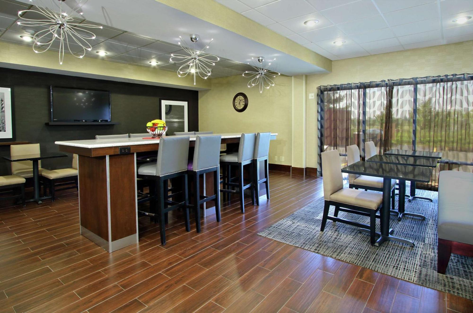 Hampton Inn Ashtabula Austinburg Экстерьер фото